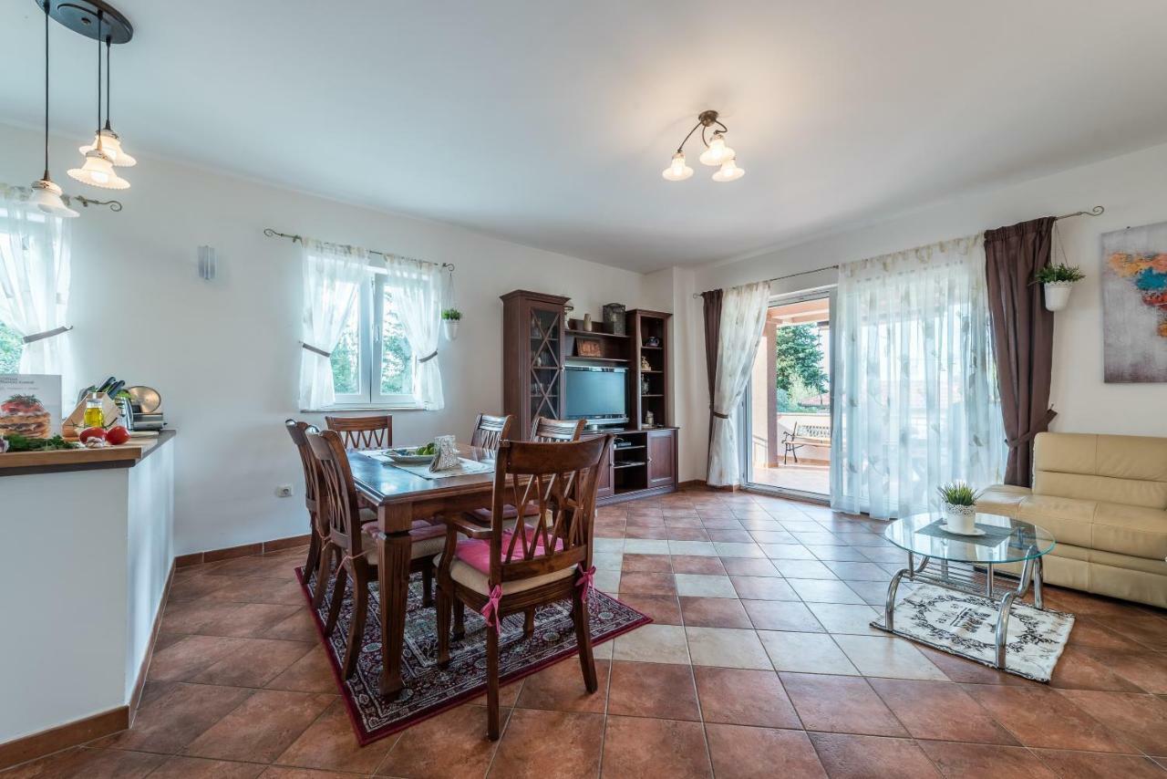 Apartments Jelavic Sutomiscica Экстерьер фото
