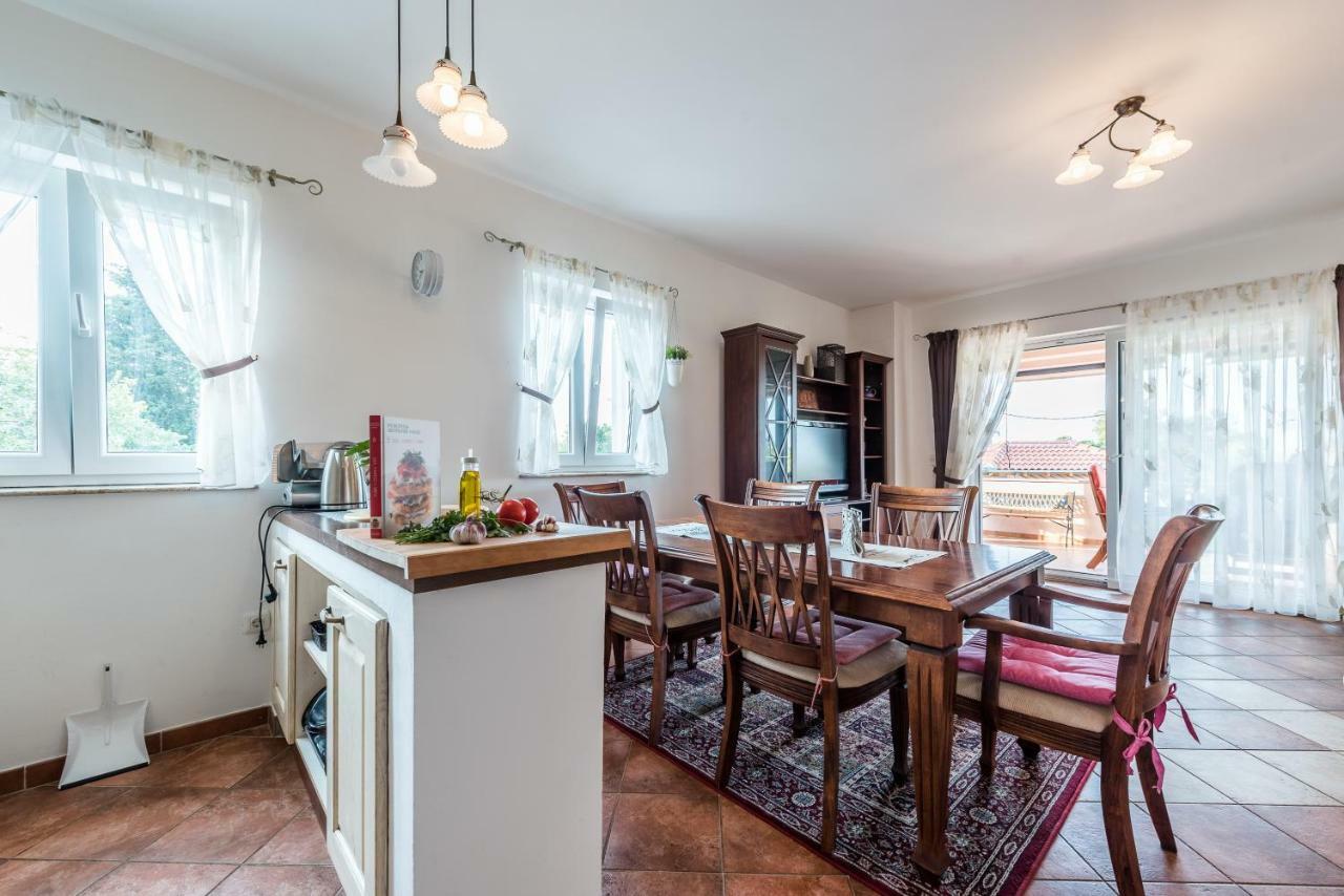 Apartments Jelavic Sutomiscica Экстерьер фото