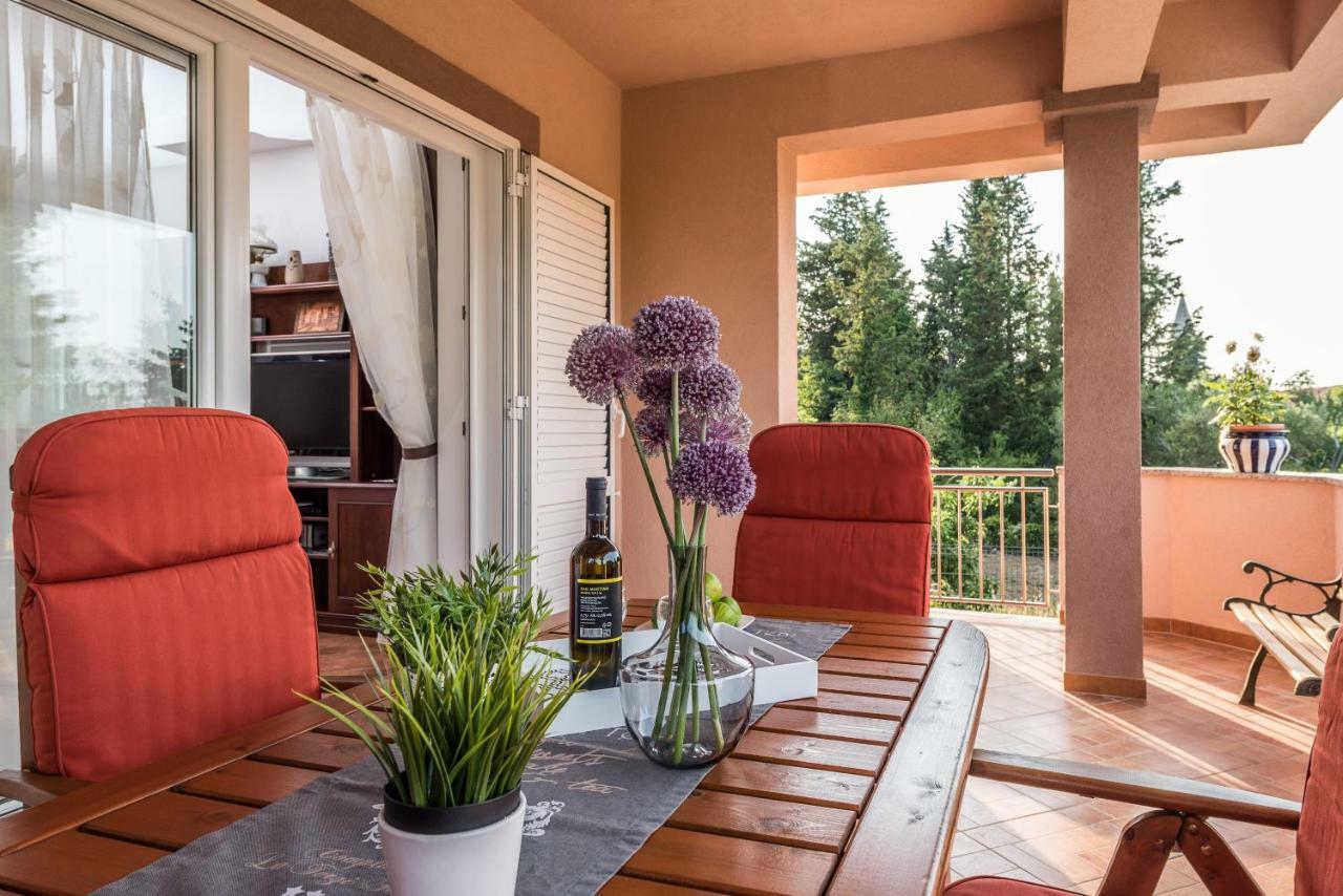 Apartments Jelavic Sutomiscica Экстерьер фото