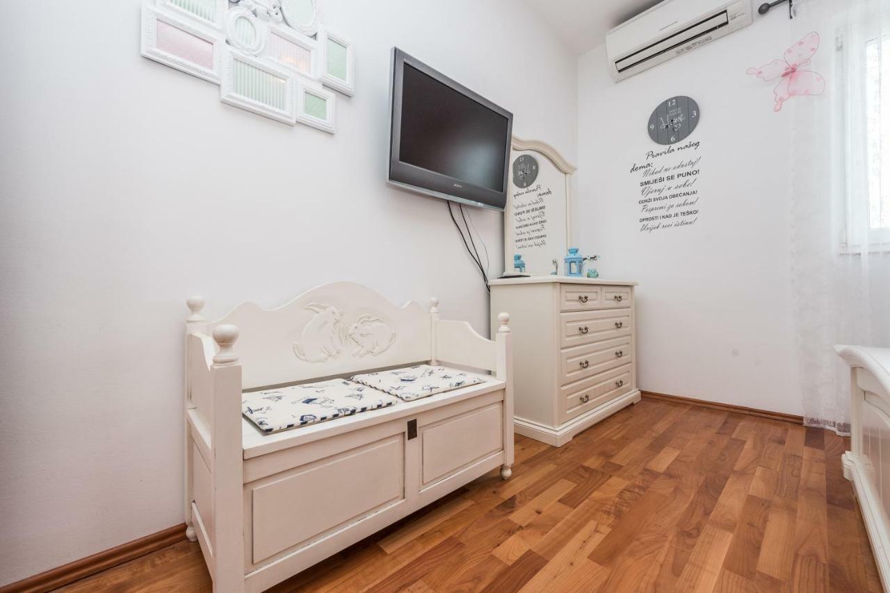 Apartments Jelavic Sutomiscica Экстерьер фото
