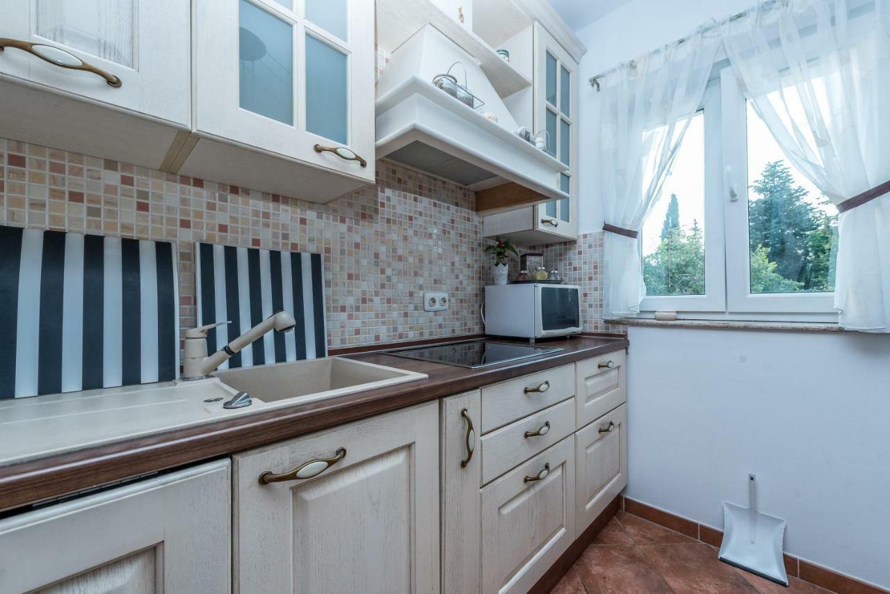 Apartments Jelavic Sutomiscica Экстерьер фото