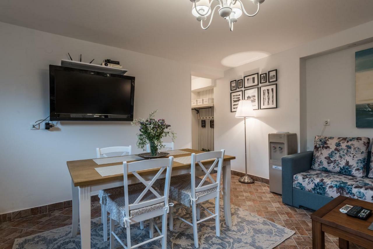 Apartments Jelavic Sutomiscica Экстерьер фото